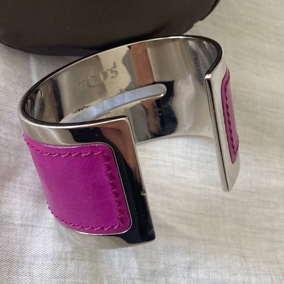 Tod’s Silver & Leather Cuff Bracelet - Picture 7 of 9